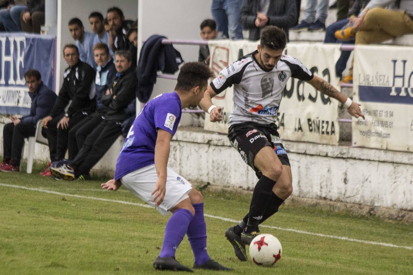 Los palentinos ven frenada su buena racha en un partido en el que Viti tuvo que recibir seis puntos de sutura en la cabeza