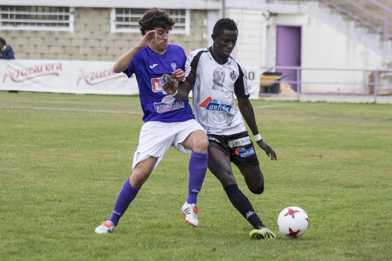 Los palentinos ven frenada su buena racha en un partido en el que Viti tuvo que recibir seis puntos de sutura en la cabeza