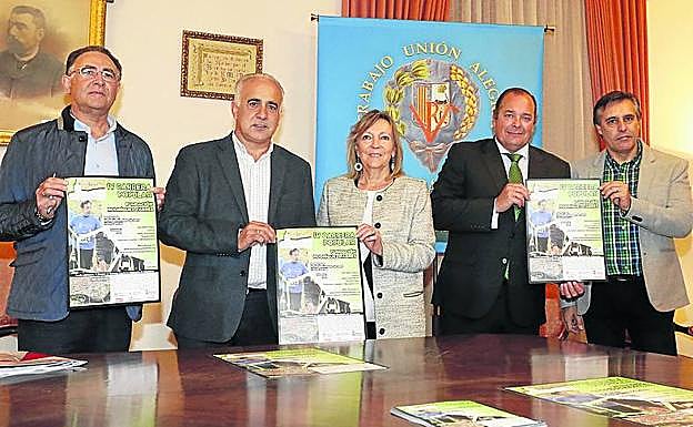 Asistentes a la presentación de la carrera del 12 de noviembre. 