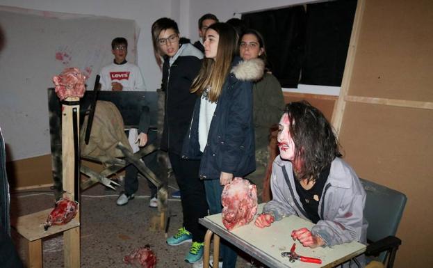 Sala del terror, durante la recreación en Villamuriel. 