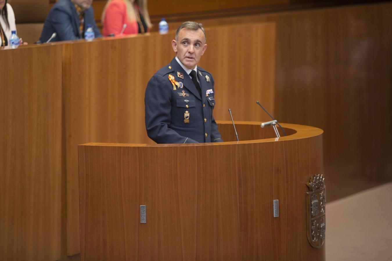 La ministra de Defensa, Dolores de Cospedal, ha aprovechado el acto para defender a ultranza la aplicación de la ley, la Constitución y el Estado de Derecho