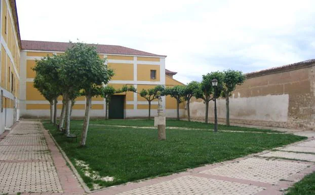 Patio del convento de Santa Clara en Medina de Rioseco. 