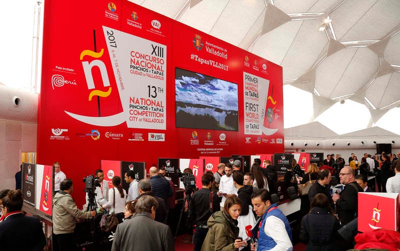 Nueve productores palentinos organizan degustaciones en el mayor 'show cooking' del mundo, que se está llevando a cabo en Valladolid