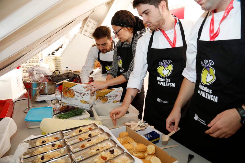 Nueve productores palentinos organizan degustaciones en el mayor 'show cooking' del mundo, que se está llevando a cabo en Valladolid