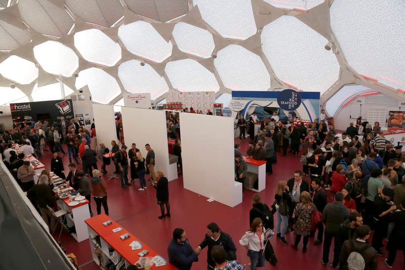 Nueve productores palentinos organizan degustaciones en el mayor 'show cooking' del mundo, que se está llevando a cabo en Valladolid