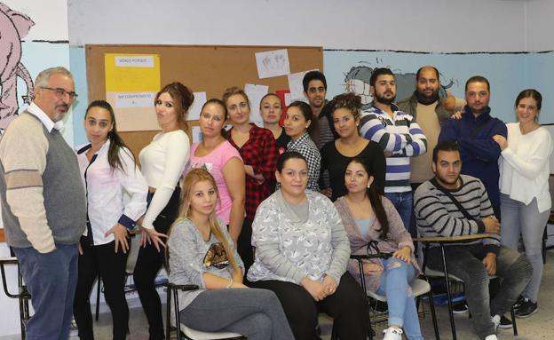 Alumnos y profesores del curso organizado por Don Bosco. 