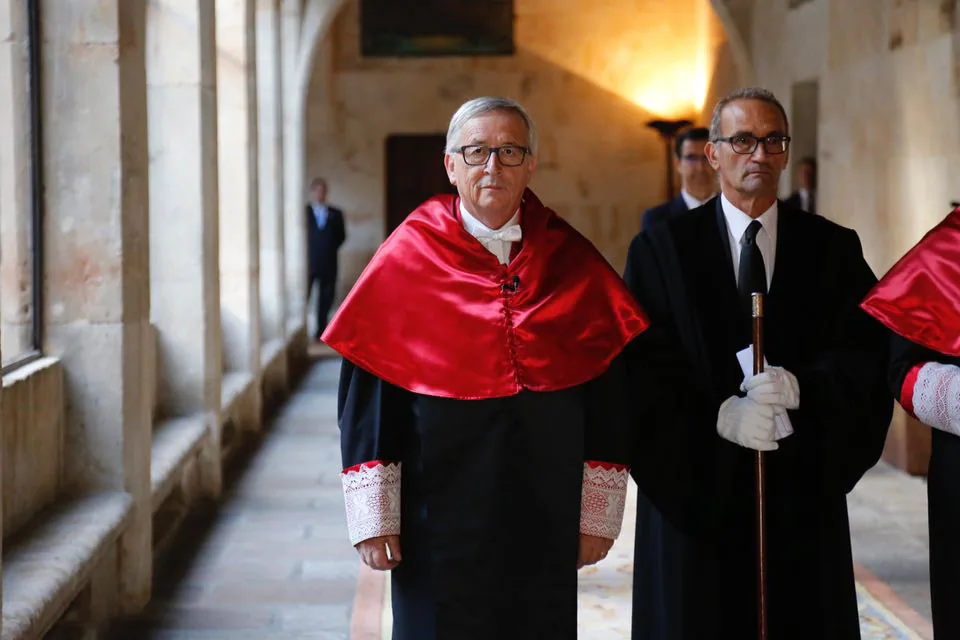 El presidente del Gobierno ha participado en la investidura de Jean Claude Juncker y Manuel Marín como honoris causa 