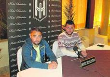 Cristo y Astu, poco antes de comenzar la rueda de prensa de ayer.