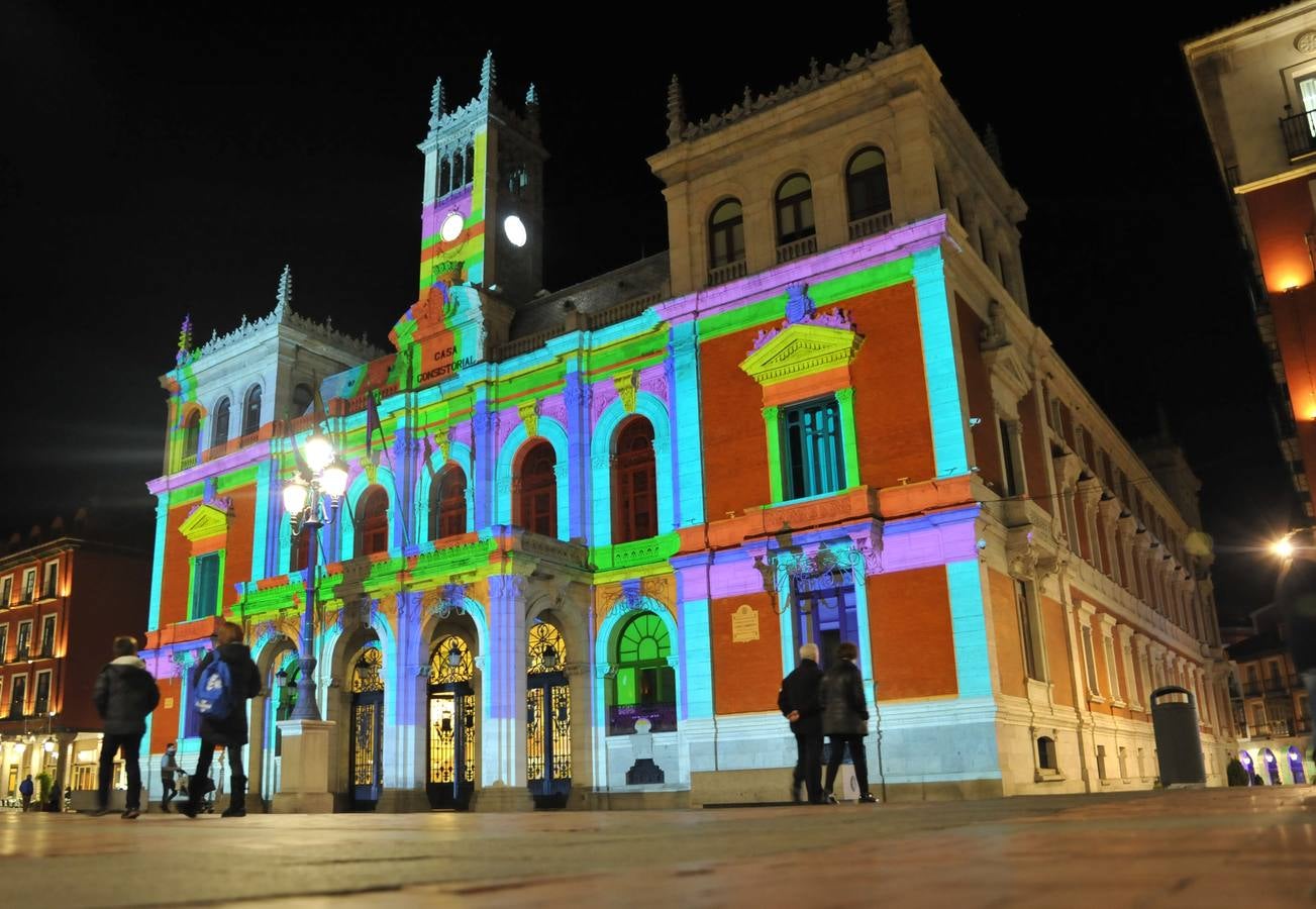 Las proyecciones sobre la fachada del Ayuntamiento se enmarcan dentro de la campaña navideña que ambientará la Plaza Mayor