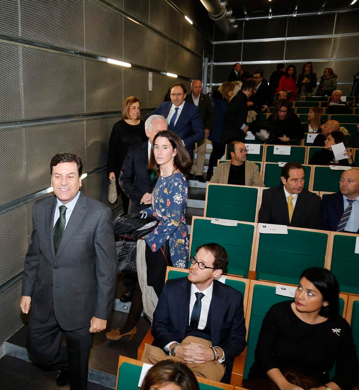 El presidente de la entidad, Vicente Villagrá, destaca el compromiso de los premiados en la creación de empleo