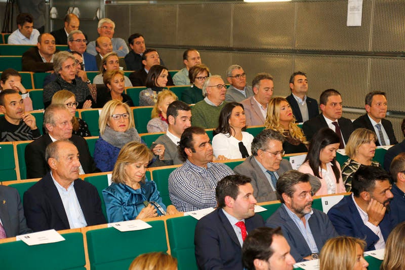 El presidente de la entidad, Vicente Villagrá, destaca el compromiso de los premiados en la creación de empleo