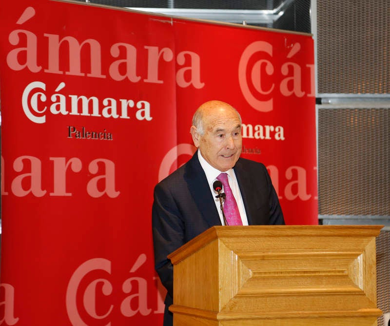 El presidente de la entidad, Vicente Villagrá, destaca el compromiso de los premiados en la creación de empleo