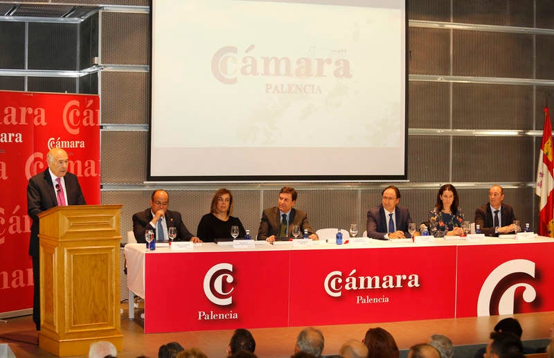 El presidente de la entidad, Vicente Villagrá, destaca el compromiso de los premiados en la creación de empleo