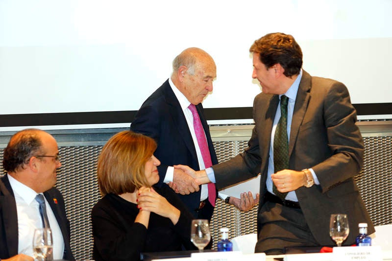 El presidente de la entidad, Vicente Villagrá, destaca el compromiso de los premiados en la creación de empleo