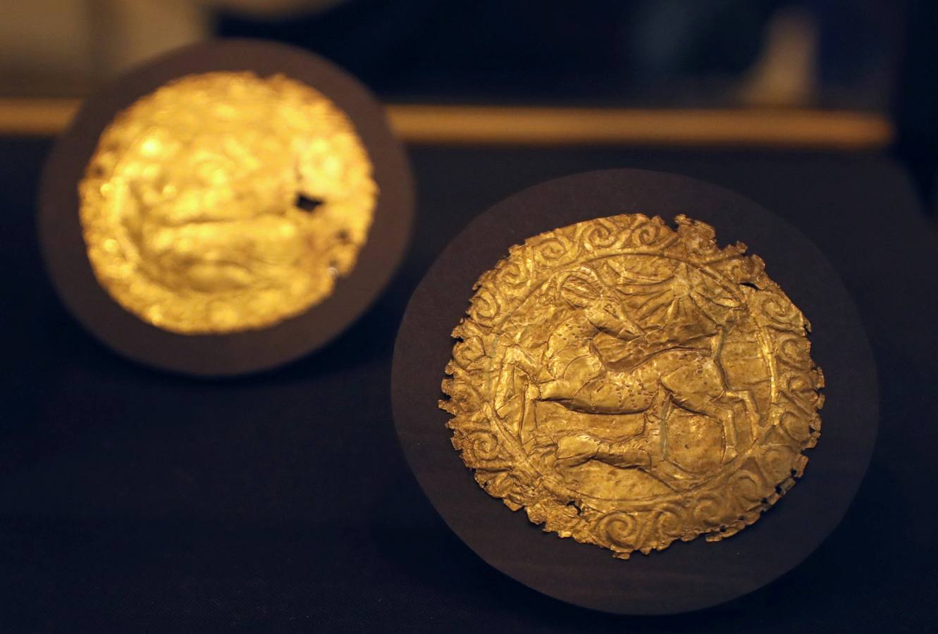 Un montón de piezas de oro y cuero del 'faraón niño' fueron olvidadas en 1922 por el descubridor del sepulcro y ahora vuelven a relucir en una exposición en el Museo Egipcio de El Cairo