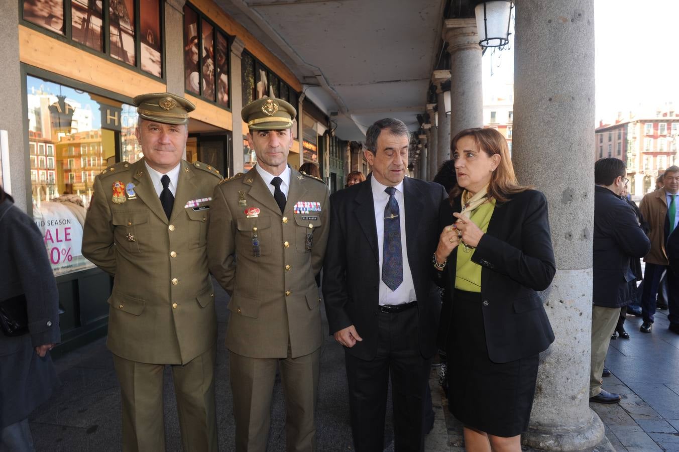 El teniente coronel Eduardo Pascua; el delegado de Defensa, Vicente González; el coronel Juan Miguel Recio y Sabrina Lombraña.