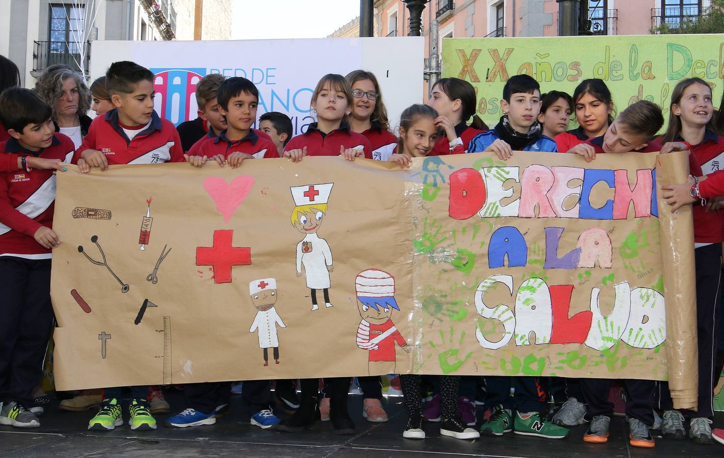 En el acto celebrado en la Plaza Mayor han participado escolares de diez centros de enseñanza