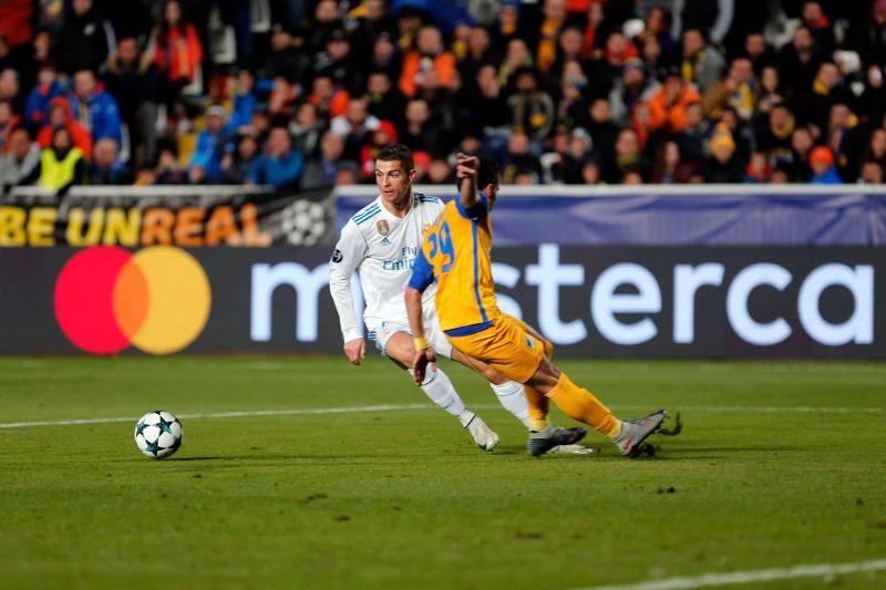 El Real Madrid se enfrentó en la quinta jornada de la Liga de Campeones al Apoel en Nicosia, donde Benzema se reencontró con el gol tras más de nueve meses de sequía en Europa.