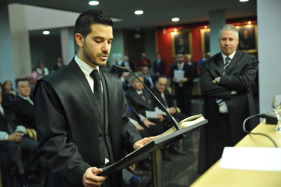 El Colegio de Abogados de Valladolid entrega insignias y reconocimientos durante su fiesta colegial