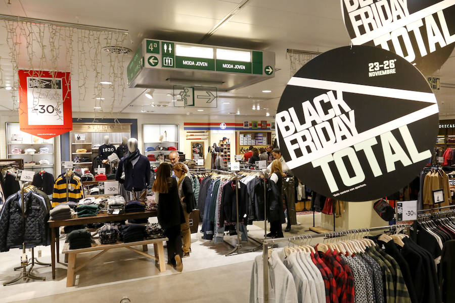 El Black Friday llena las tiendas en Salamanca
