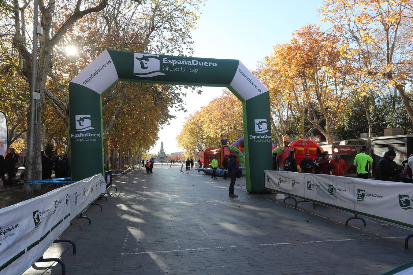 Photocall y salida de la II Carrera de Empresas de El Norte de Castilla