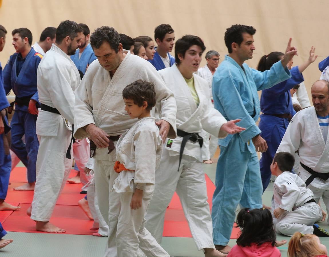 El club celebró sus 30 años con judocas de toda España en el polideportivo Pisuerga