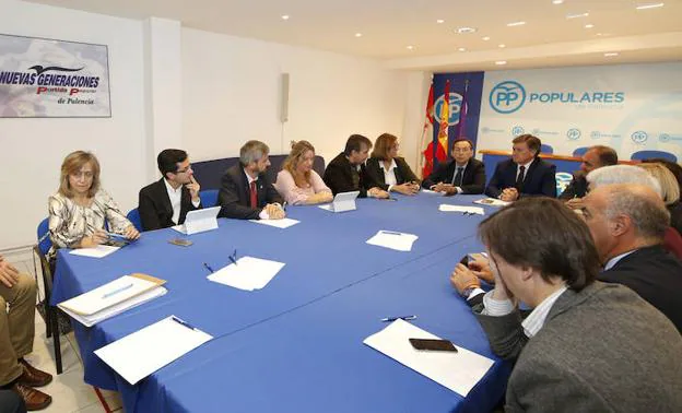 Reunión de los senadores del PP en Palencia.