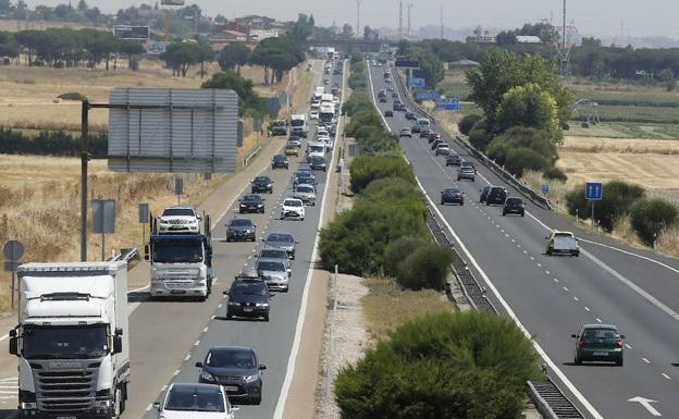 Circulación registrada al mediodía en un tramo de la Autovía de Castilla (A-62) pasado Simancas.
