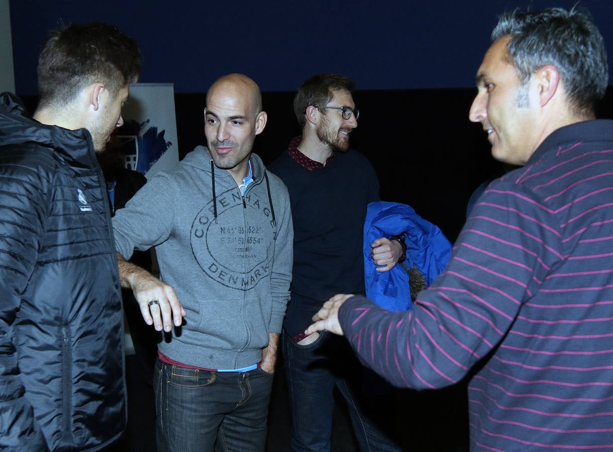 El acto de presentación, a cargo de Antonio García Rivilla, contó con la asistencia de aficionados, exjugadores y jugadores de la actual plantilla