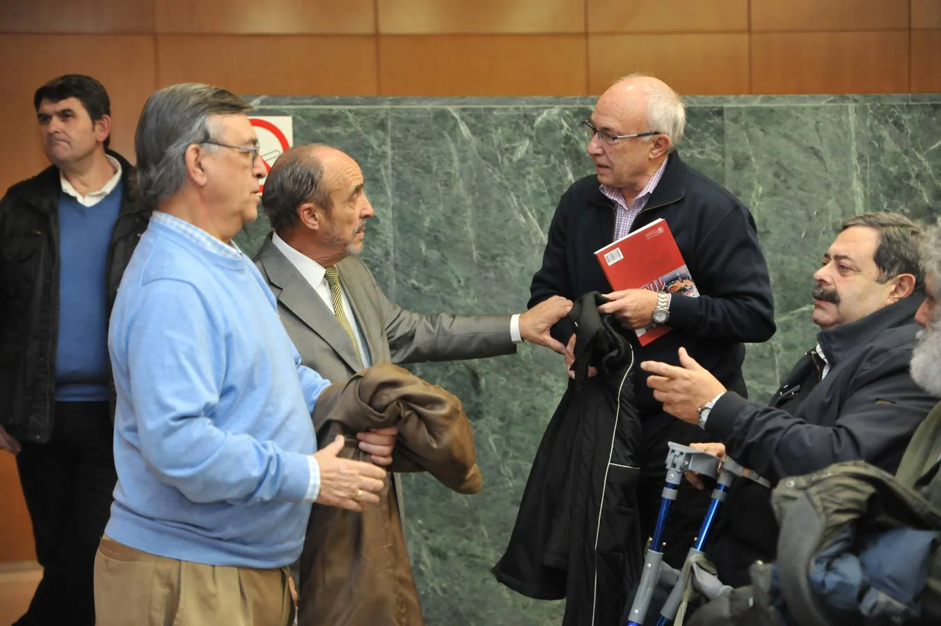 Exdirectivo de este grupo, en el que trabajó 33 años, el autor basa su obra en la tesis doctoral que le dirigió el profesor de la UVA Alonso Ponga