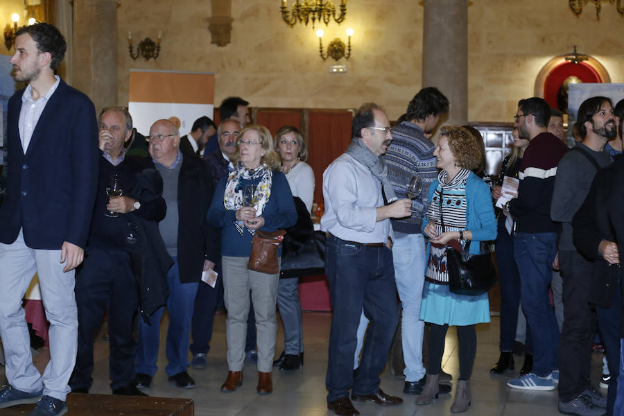 El Casino de Salamanca acogió el acto que congregó a decenas de representantes de la sociedad salmantina