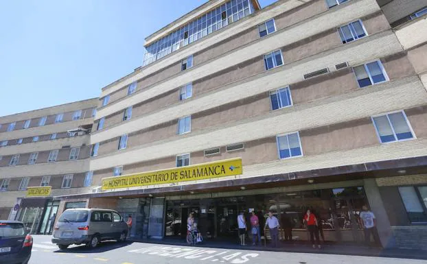 Fachada del Hospital Universitario de Salamanca. 
