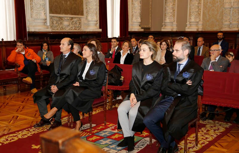 El Colegio de Abogados de Palencia acoge a los nuevos colegiados y reconoce la trayectoria de los veteranos 