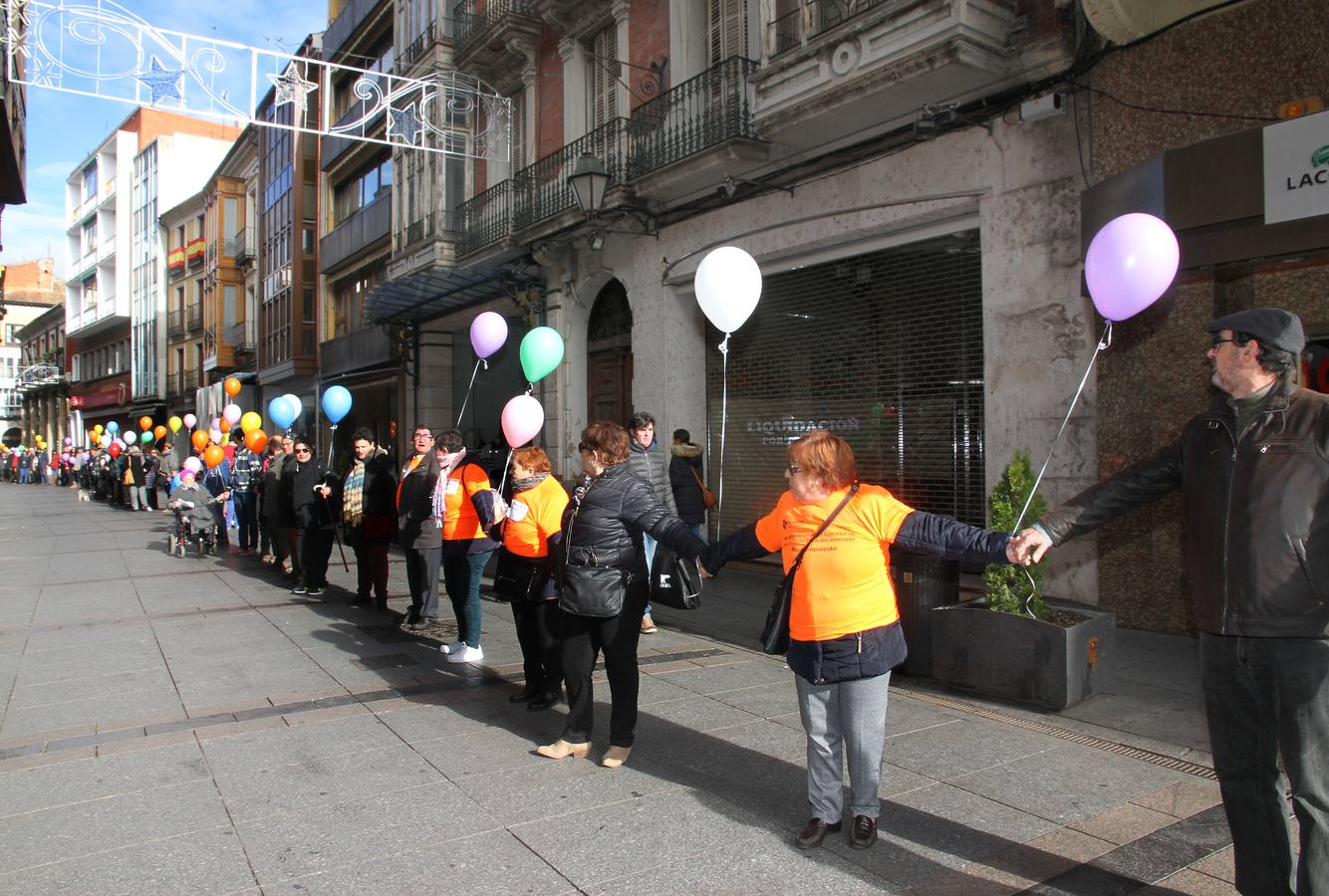 Cadena humana en el Día de la Discapacidad en Palencia