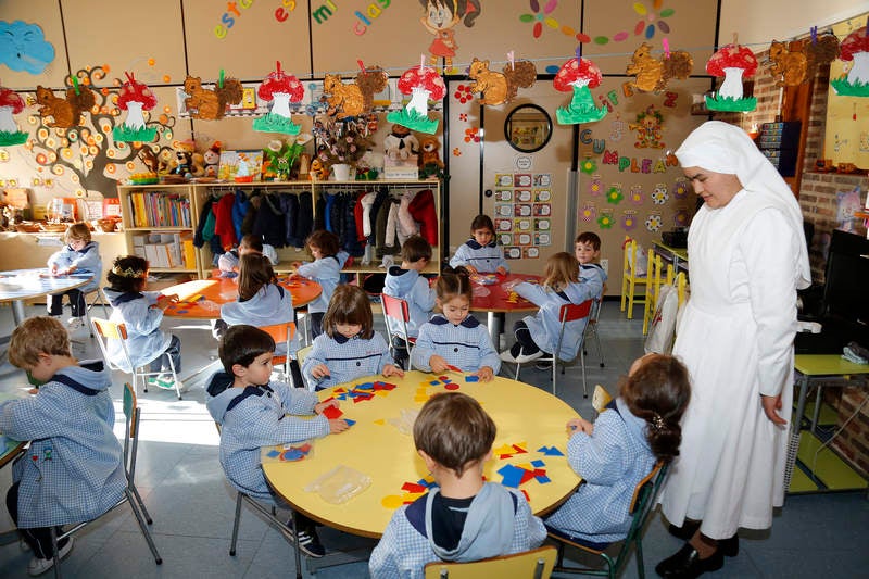 Tenacidad, humildad y gratitud marcan la tarea de la educación en valores cristianos que recibe el casi centenar de alumnos