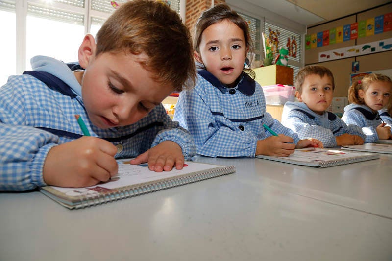 Tenacidad, humildad y gratitud marcan la tarea de la educación en valores cristianos que recibe el casi centenar de alumnos