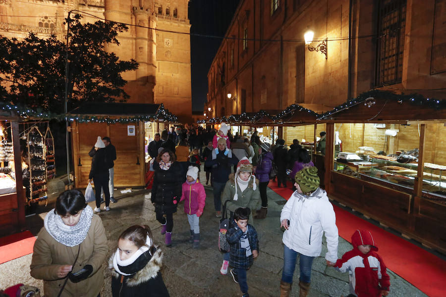 Un total de 40 casetas ofrecerán distintos productos artesanos, alimentarios, de bisutería o de ropa hasta el 8 de enero en la plaza de Anaya