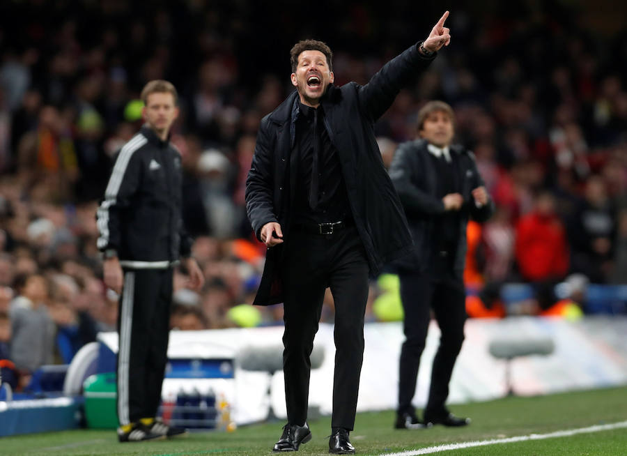 El Atlético empató en Stamford Bridge ante el Chelsea y dijo adiós a la Champions League. La Roma venció al Qarabag y los rojiblancos no ganaron, por lo que los de Simeone disputarán la Liga Europa.