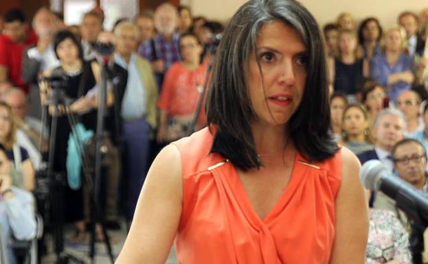 María Cuesta, en el acto de jura como diputada provincial.