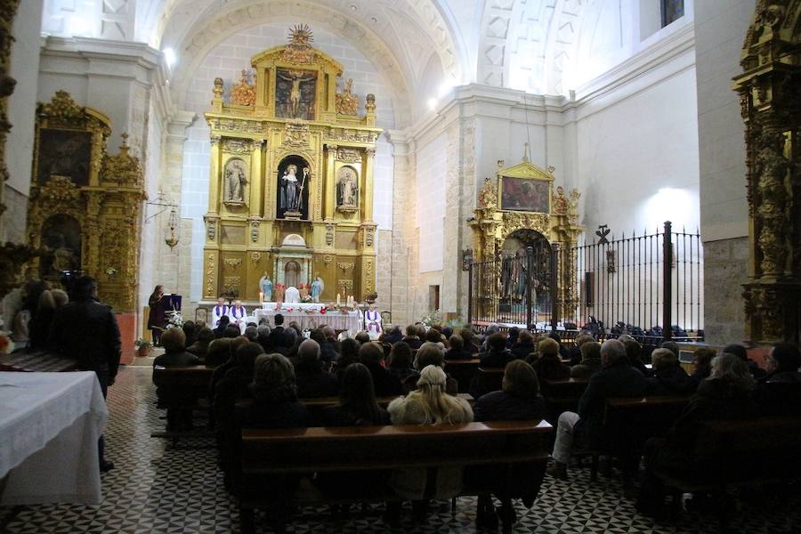 El cardenal arzobispo de Valladolid, Ricardo Blázquez, presidió una misa en la centenaria iglesia conventual