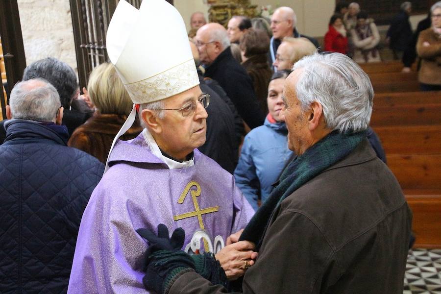 El cardenal arzobispo de Valladolid, Ricardo Blázquez, presidió una misa en la centenaria iglesia conventual