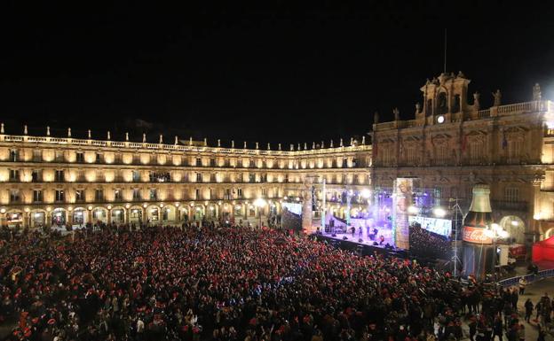 La Plaza Mayor durante la Nochevieja Universitaria de 2016.