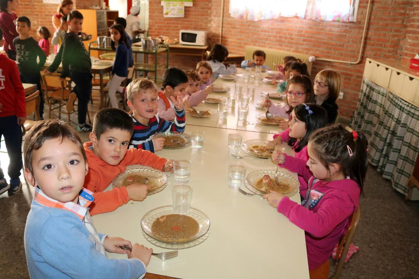 El centro cuenta con 96 alumnos integrados en Educación Infantil hasta sexto de Primaria