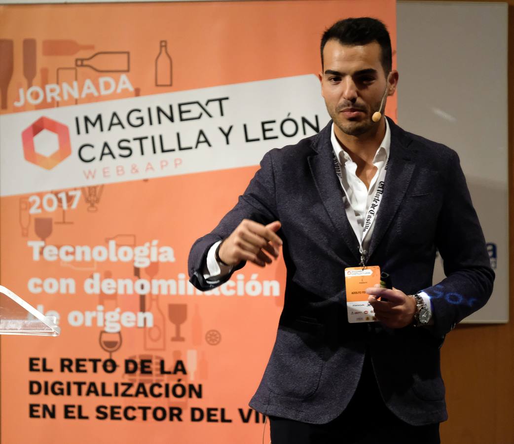 El encuentro organizado por El Norte de Castilla, con el patrocinio de la Diputación de Valladolid;, el Ayuntamiento; Correos, y la Denominación de Origen Rueda se celebra, en el Auditorio del Museo de la Ciencia