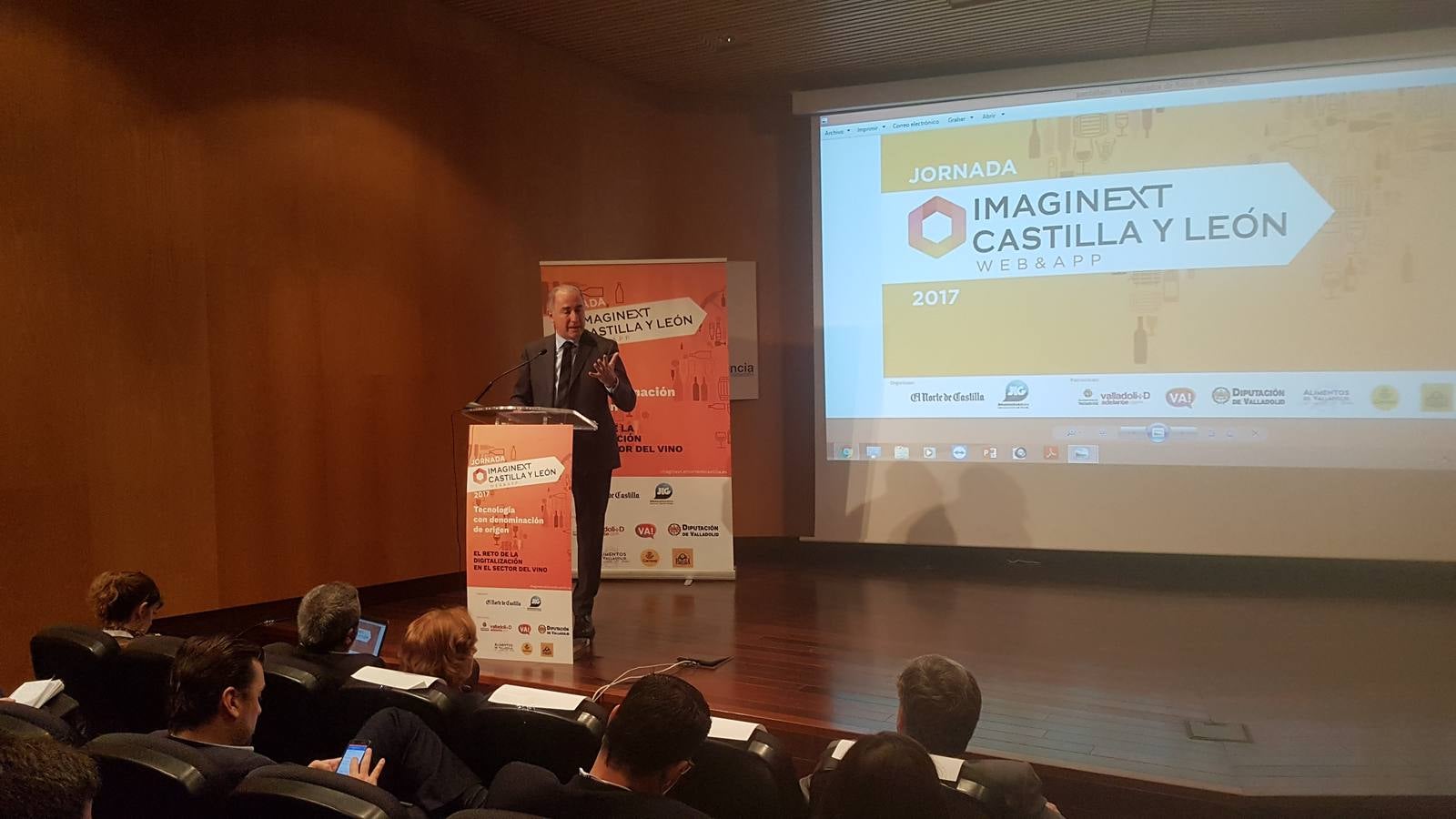 El encuentro organizado por El Norte de Castilla, con el patrocinio de la Diputación de Valladolid;, el Ayuntamiento; Correos, y la Denominación de Origen Rueda se celebra, en el Auditorio del Museo de la Ciencia