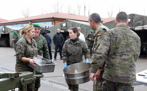 Cocineros integrantes de uno de los equipos de la Brigada Logística, que participaron en la competición en Valladolid. 