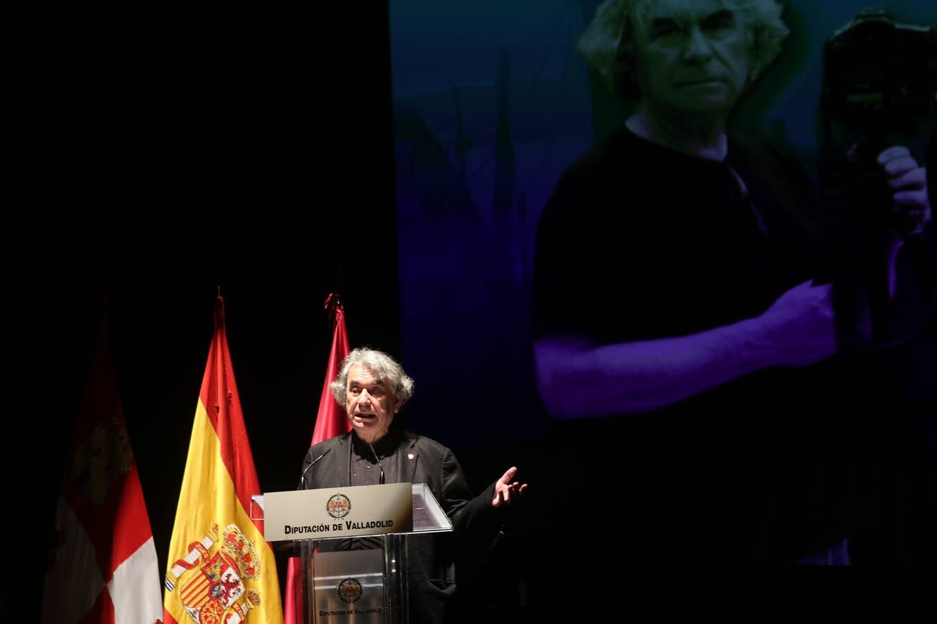 Un Teatro Zorrilla abarrotado rindió tributo al fotógrafo medinense