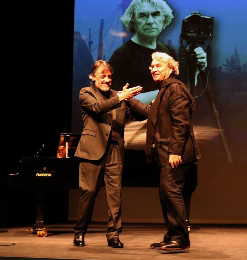 Un Teatro Zorrilla abarrotado rindió tributo al fotógrafo medinense