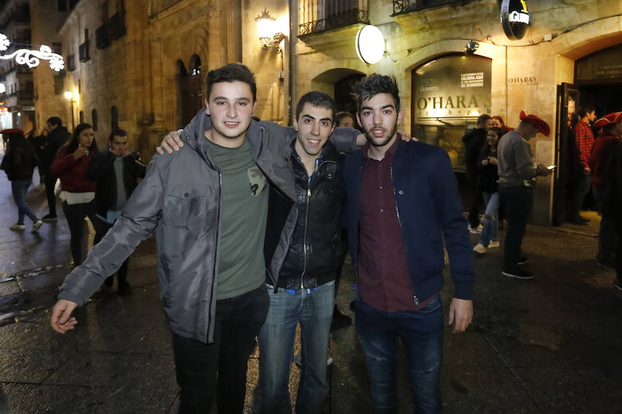 Nadie había venido para buscar la rana en la Universidad, sino a reunirse en la Plaza para disfrutar de la fiesta