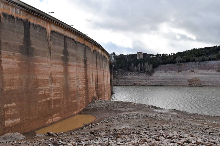 Las imágenes no dejan lugar a dudas. Las precipitaciones que han caído en la Montaña Palentina es insuficiente.